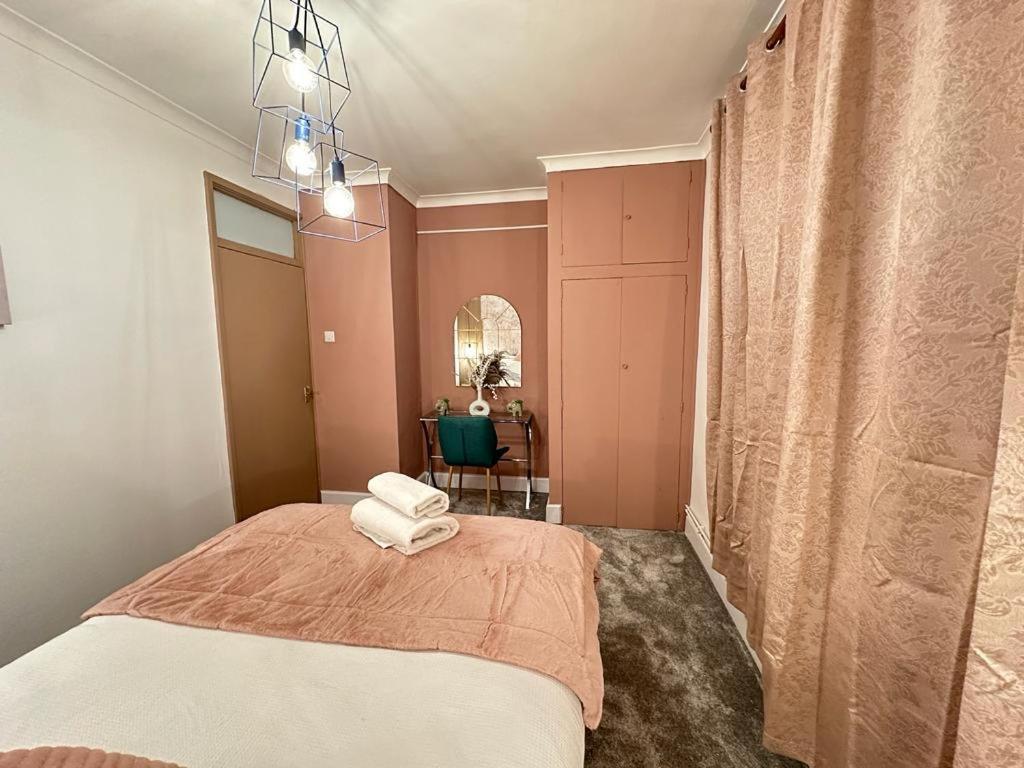 لندن Beautiful Family Apartment المظهر الخارجي الصورة
